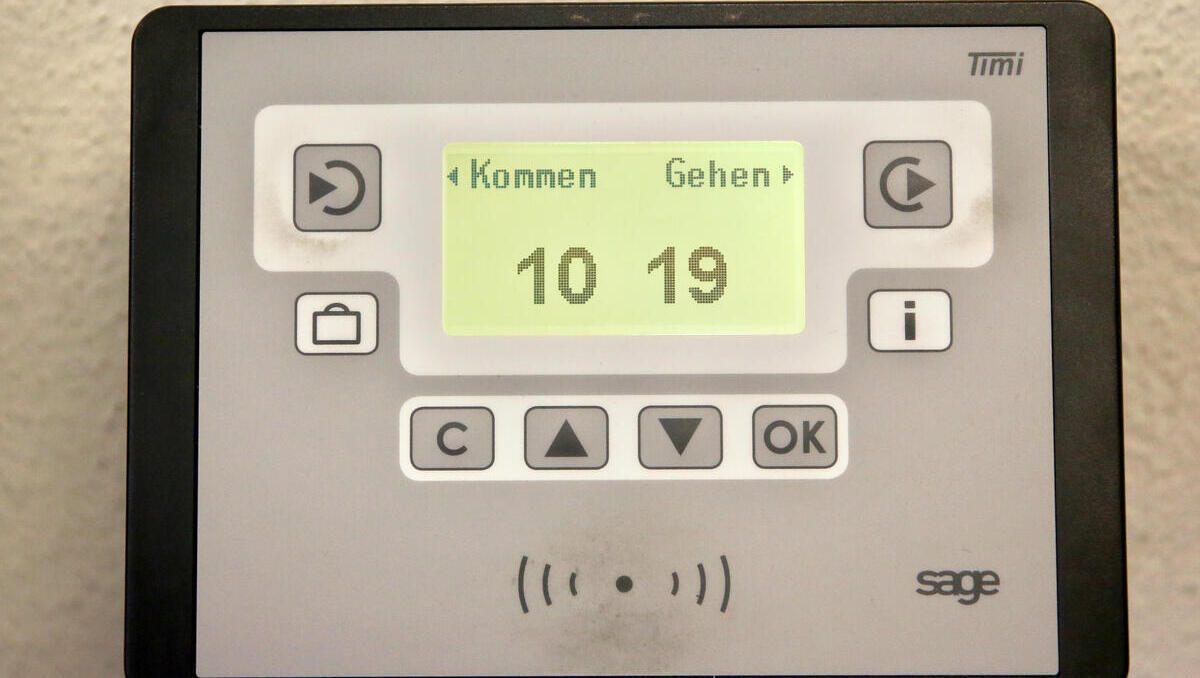 Überstunden in Deutschland: Wer länger arbeitet – und wer nicht