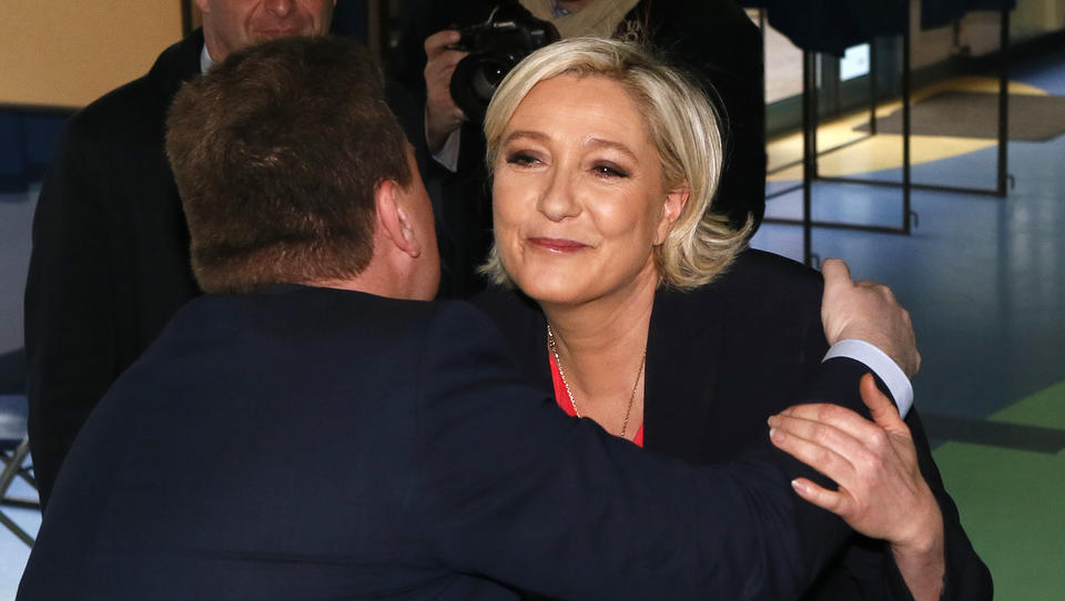 Le Pen ruft Anhänger zum Kampf gegen Macron auf und attackiert Deutschland