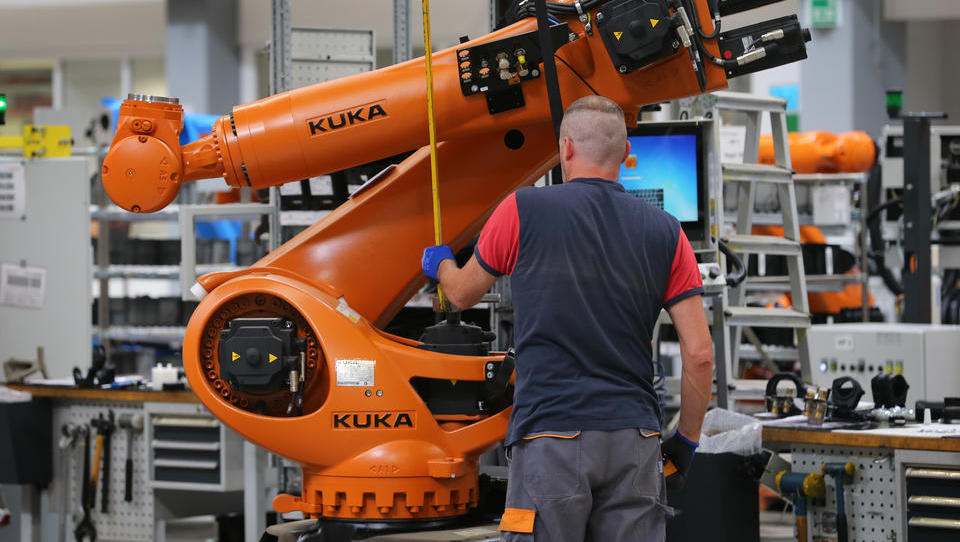 Neue Technologie: Mit Winken und Zeigen die Fabrik-Roboter steuern