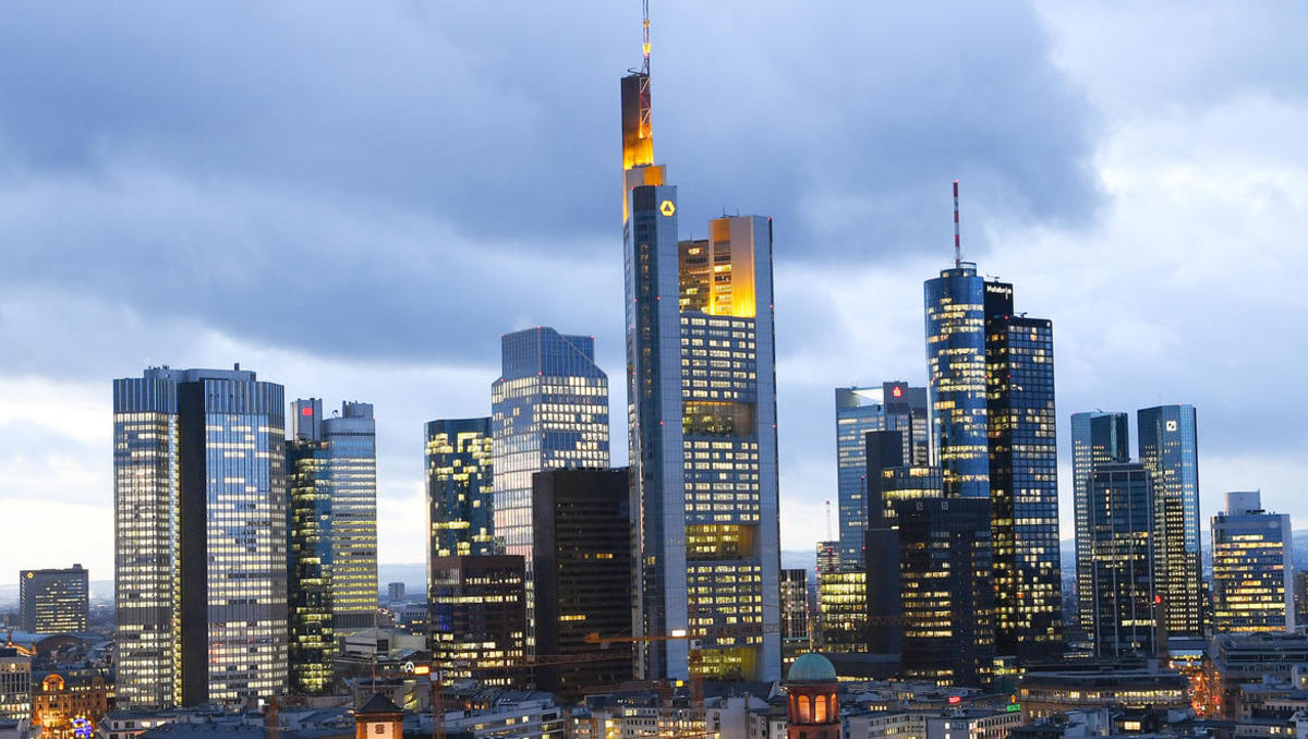Krise auf dem Gewerbeimmobilienmarkt: Frankfurt verzeichnet drastischen Rückgang bei Transaktionen