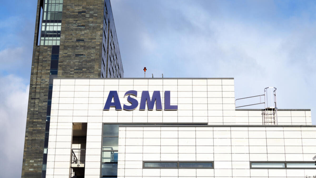 20.000 Euro für Loyalität: Warum ASML Mitarbeiter halten will