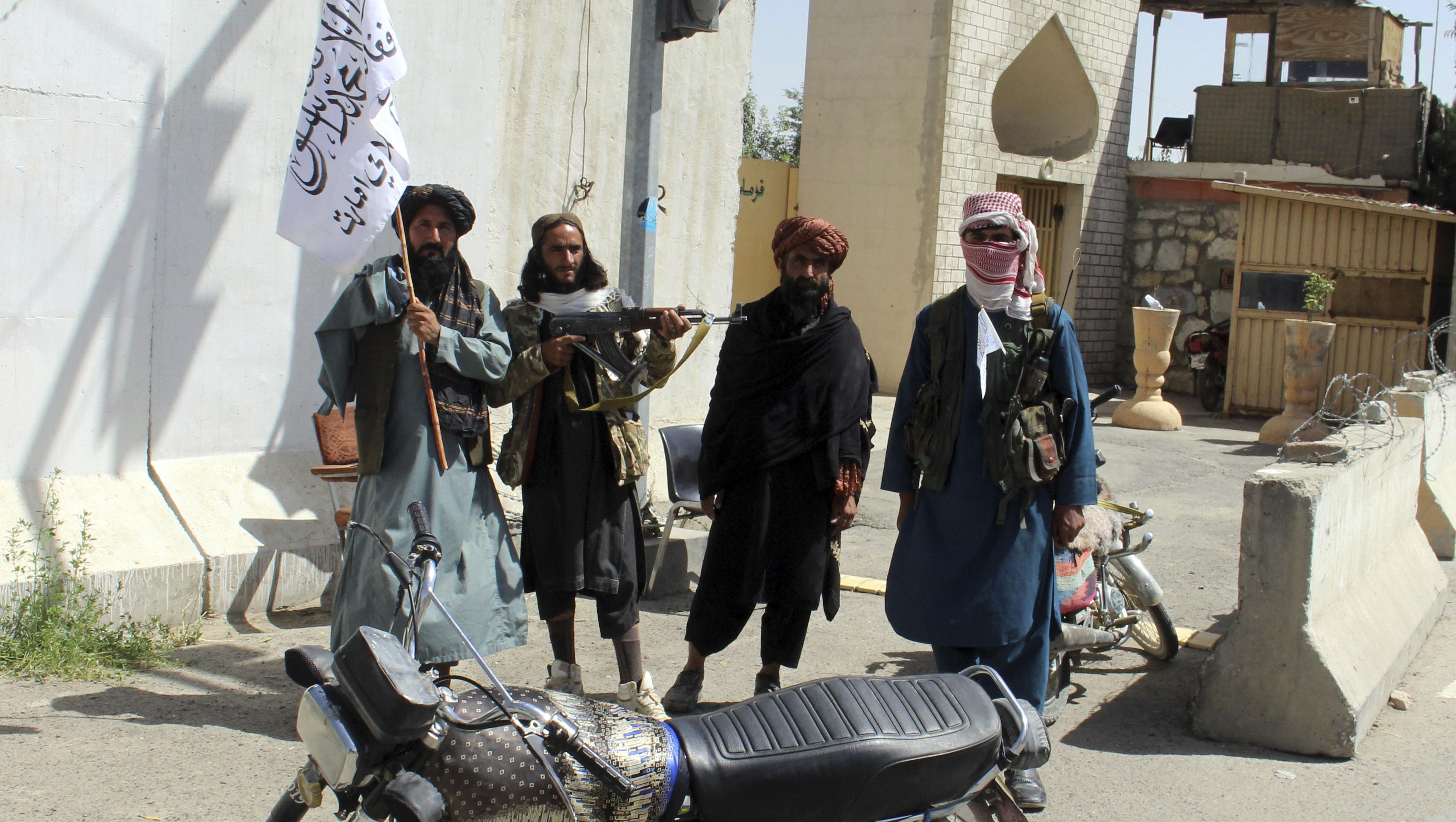 Die Taliban weiten Kontrolle in Afghanistan aus, nähern sich Kabul