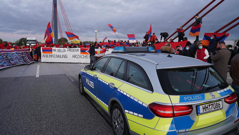 Demonstration führt zu Sperrung auf Autobahn in Hamburg