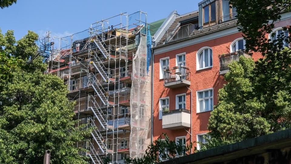 Immobilienkonzern Deutsche Wohnen profitiert von höheren Mieten