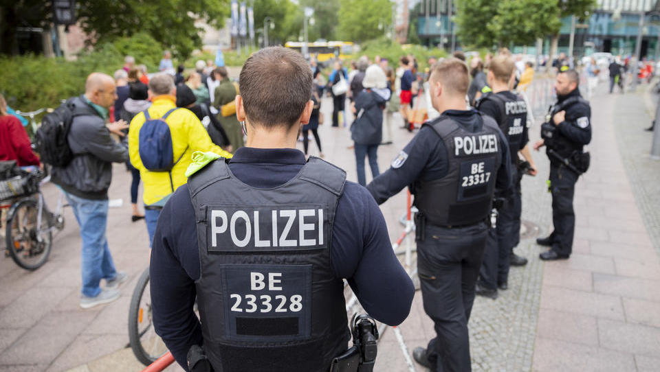 Berlin will Demo-Genehmigung nicht hinnehmen, ruft Oberverwaltungsgericht an