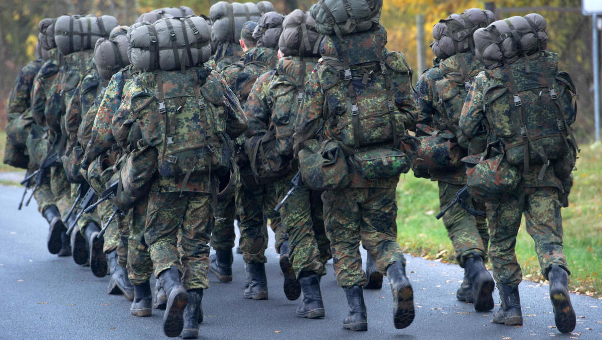 Bundeswehr rekrutiert jedes Jahr Tausende Minderjährige - Tendenz steigend