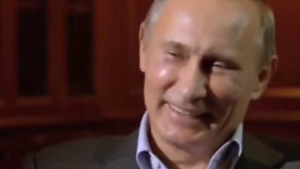 Werbe-Video: Trump lässt Hillary bellen, Putin bekommt einem Lach-Anfall
