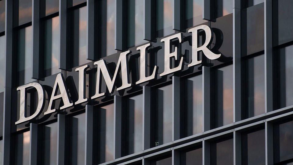 Daimler meldet Umsatzeinbruch und Verlust in Milliardenhöhe