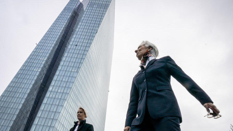 EZB-Ratsmitglied deutet erstmals Aktienkäufe durch die Zentralbank an