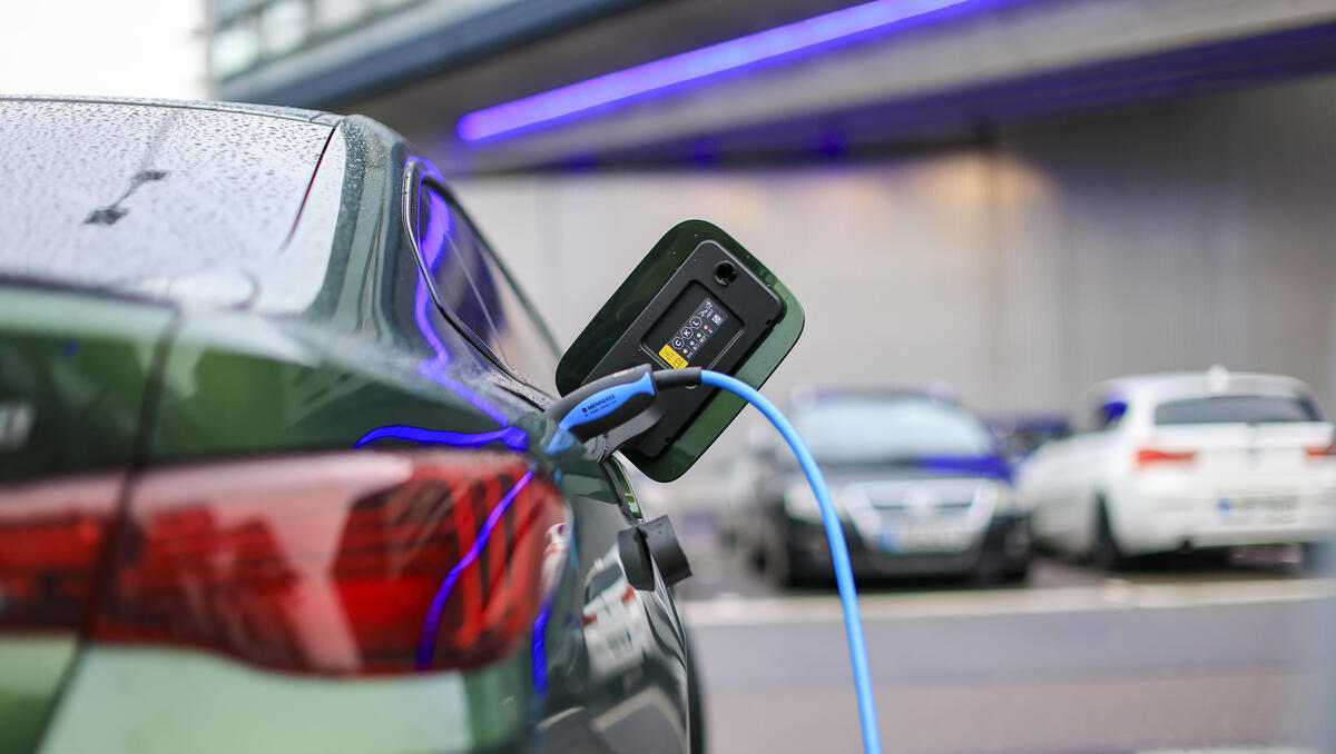 E-Auto kaufen oder leasen? Der Fünf-Minuten-Check