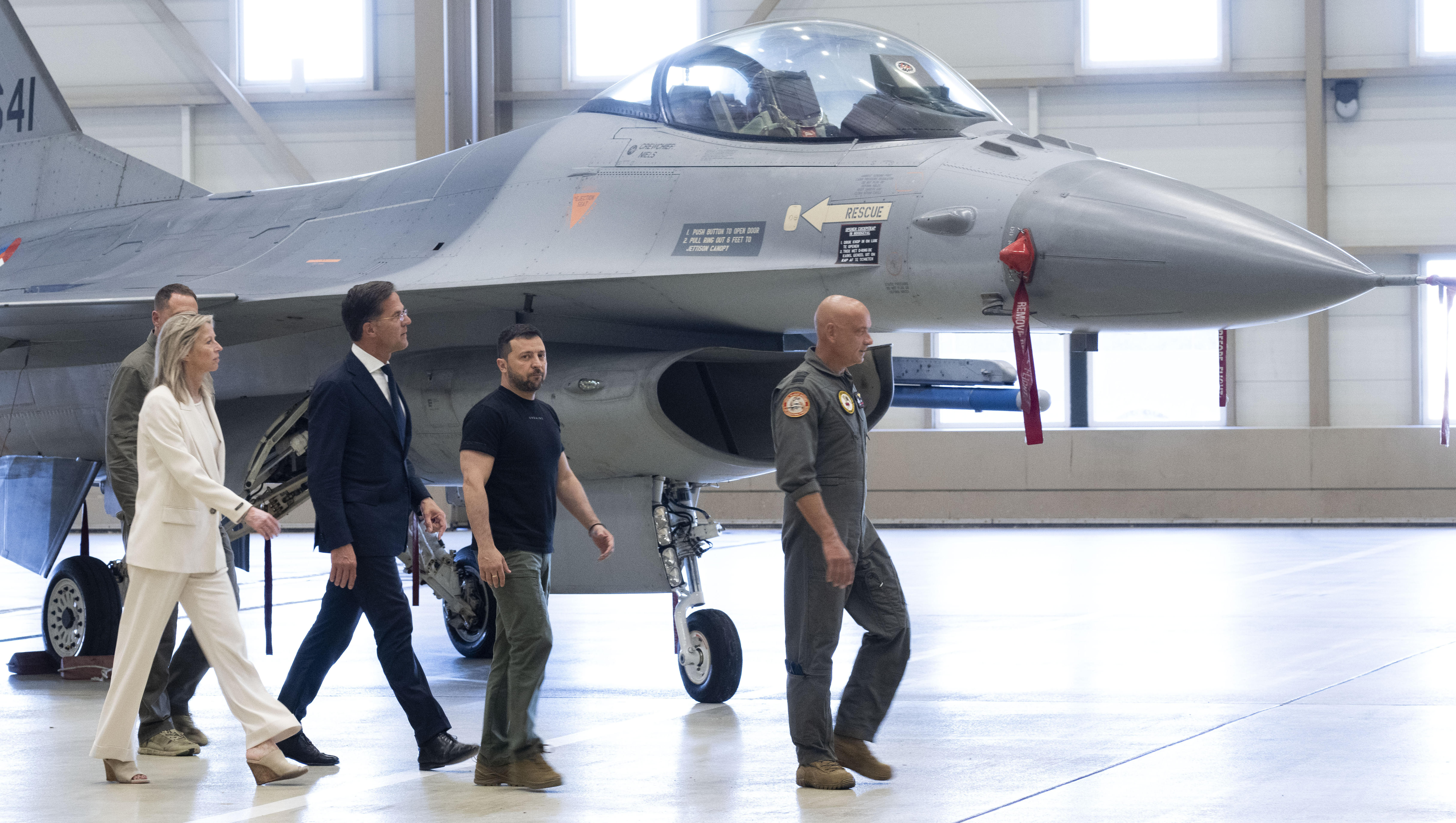 Ukraine erhält F-16-Kampfjets von Dänemark und Niederlanden