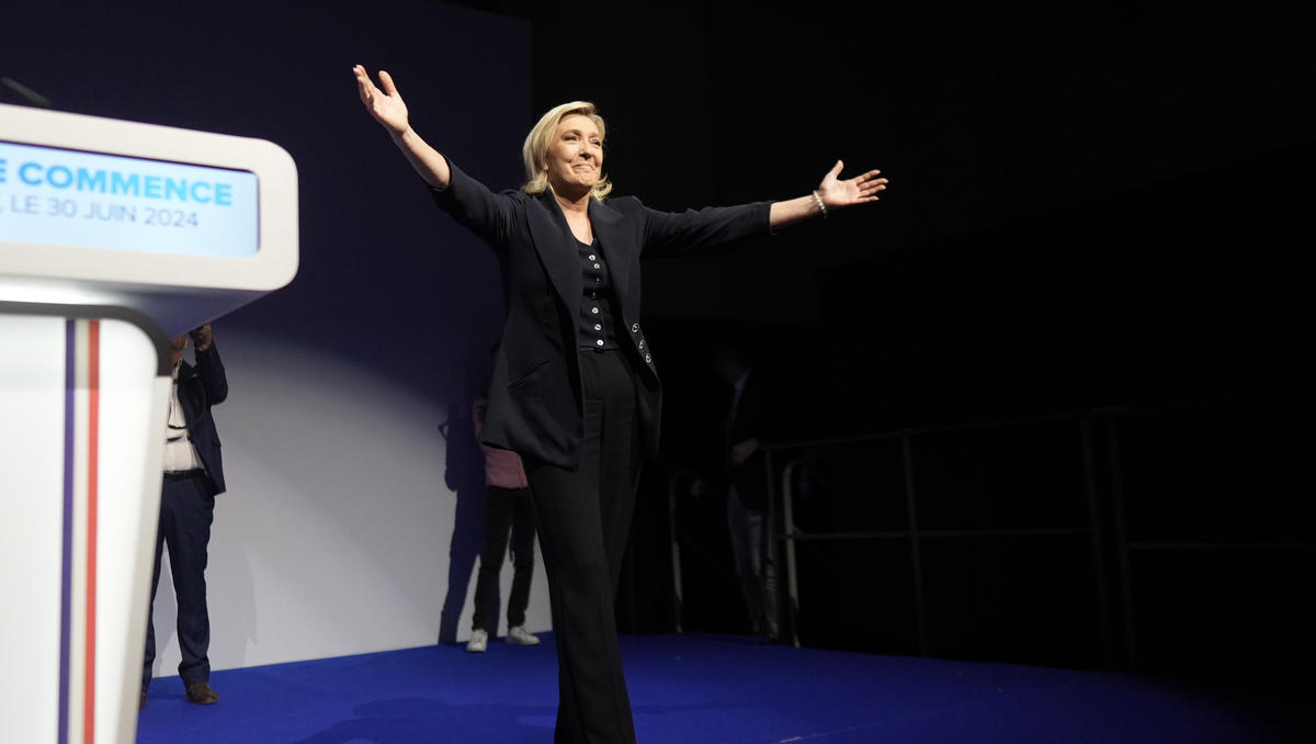 Frankreich-Wahl: Macron hat sich verzockt - Le Pen vor Machtübernahme 