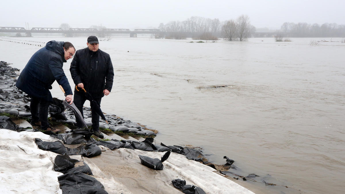 Hochwassergefahr in Teilen Deutschlands, Sturmfluten erwartet
