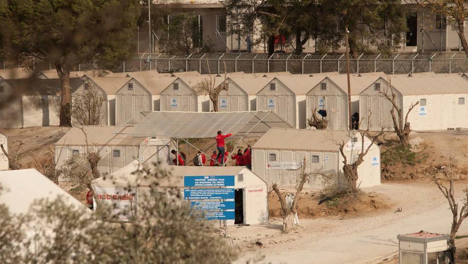 Griechenland öffnet Flüchtlingslager auf den Inseln