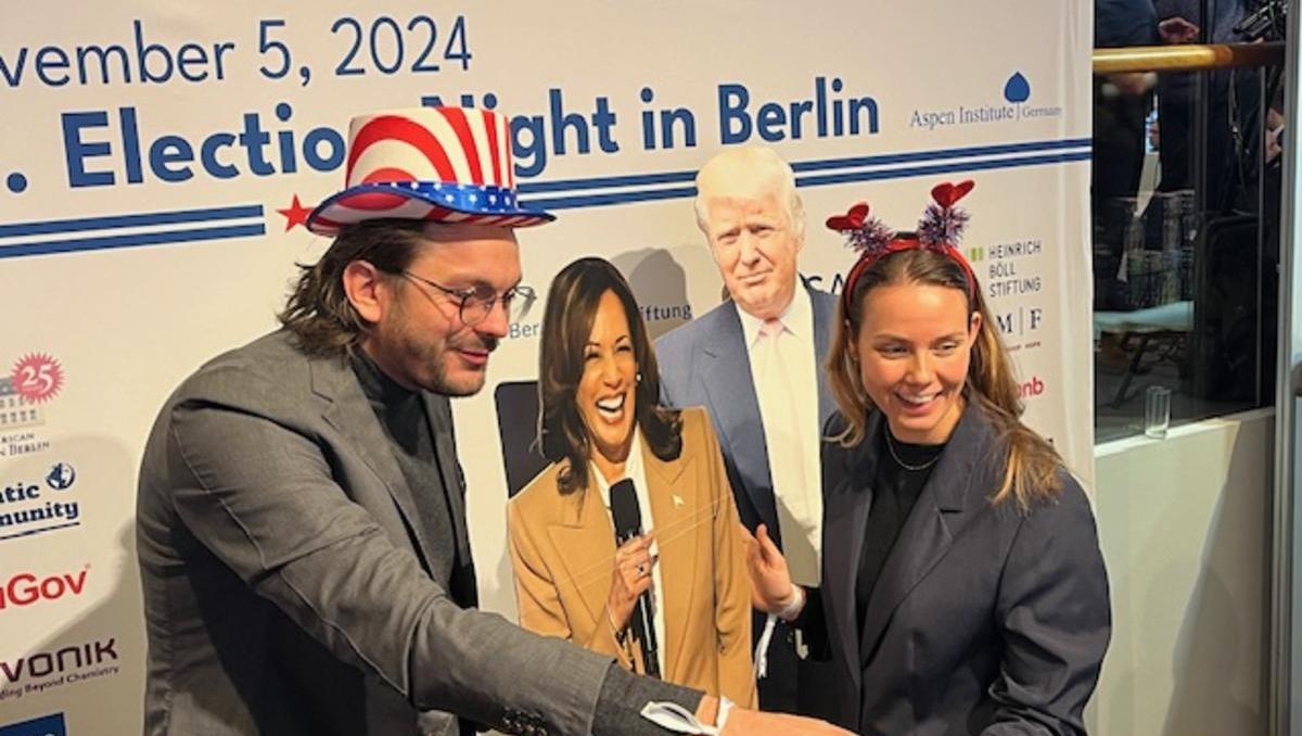 Mulmiges Gefühl und Ungewissheit: US-Wahlparty in Berlins Regierungsviertel 