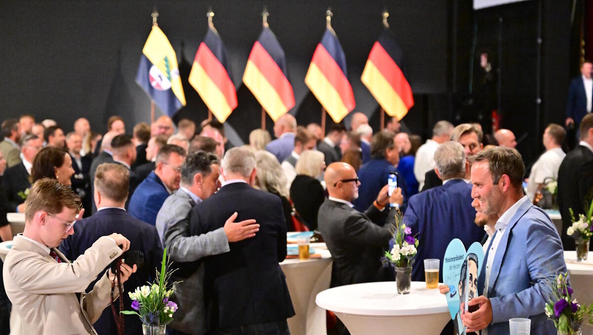Landtagswahl in Sachsen-Anhalt: AfD laut Prognosen klar vor CDU bei Sachsen-Anhalt-Wahl