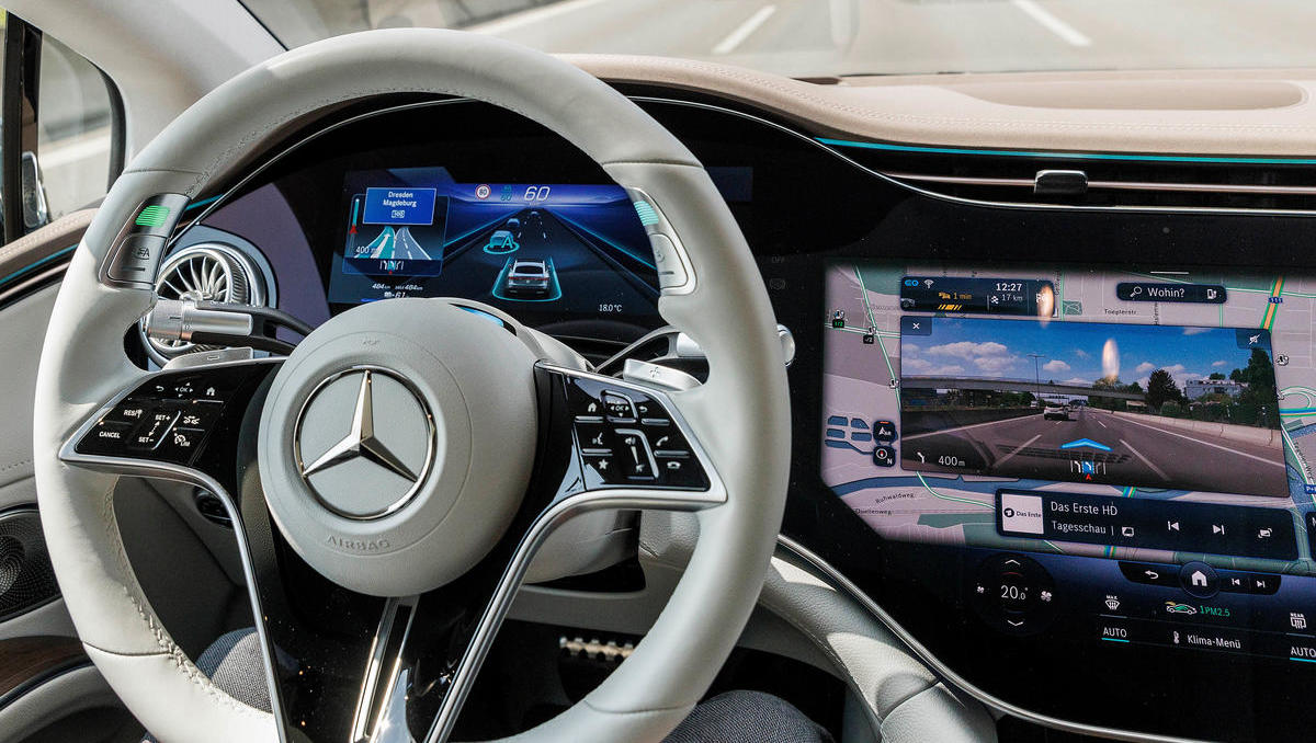 Mercedes ermöglicht ChatGPT für 900.000 Fahrzeuge