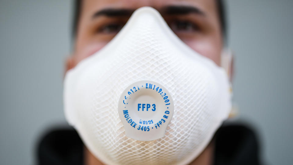 Mittelständler stellt in nur vier Wochen Produktion auf die Herstellung von Schutzmasken um