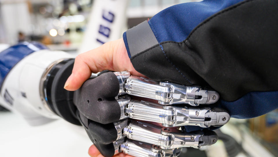 Nach Corona: Roboter-Industrie kämpft sich wieder nach vorn