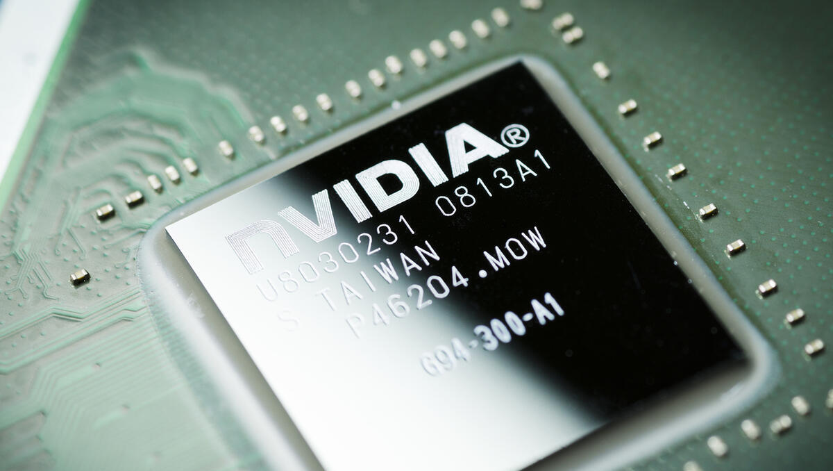 Nvidia-Aktie im Fokus: OpenAI prüft alternative Chiphersteller