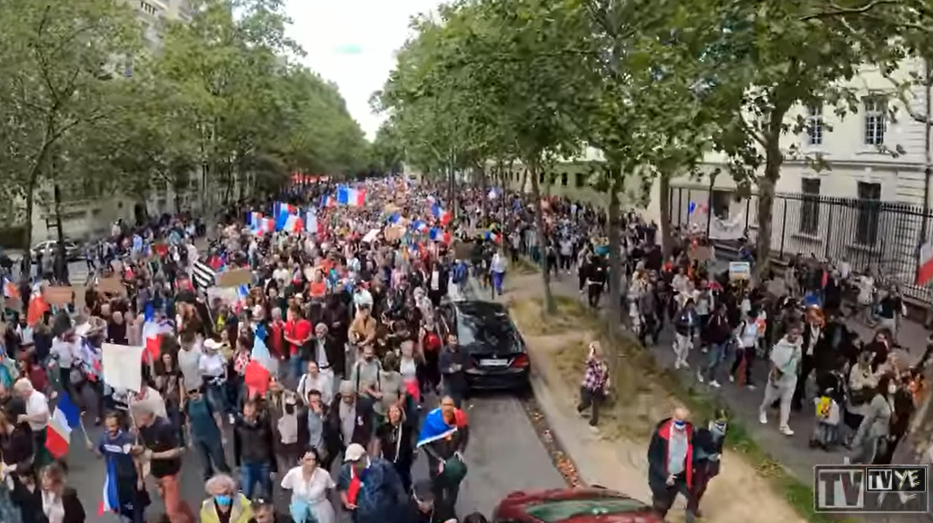 Gegen den Gesundheitspass: Mehr als 230.000 bei Corona-Protesten in Frankreich