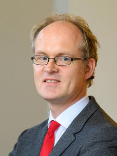 Prof.-Dr.-Sebastian-Dullien-Foto-IMK-61d94b470ff3c-61d94b47106c4.jpg