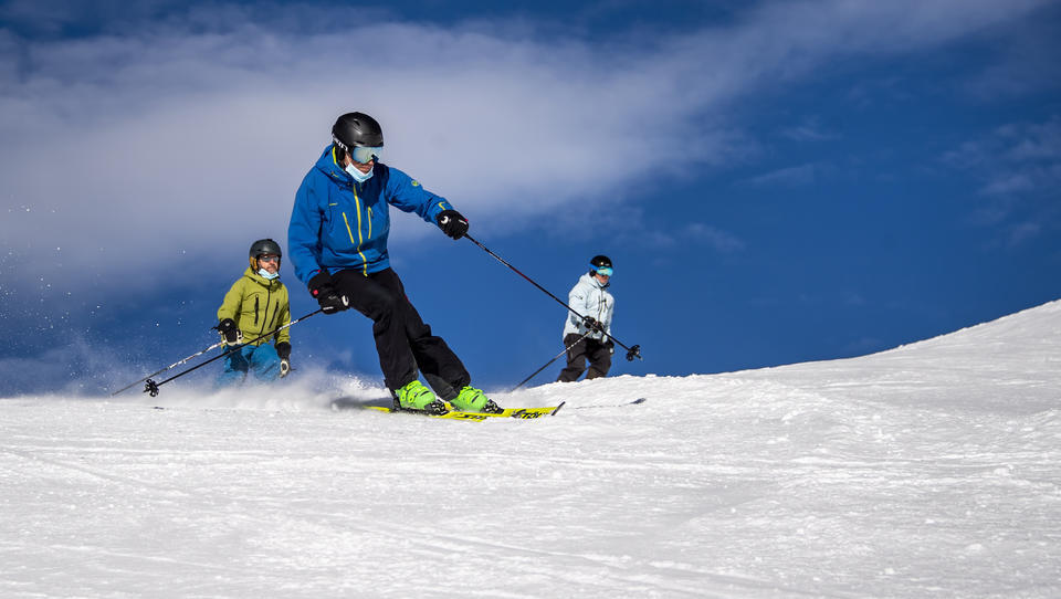 Tschechien öffnet Skigebiete, Schweiz hält Pisten offen 