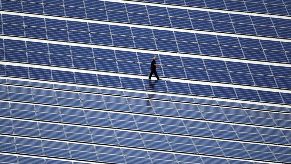 „Photovoltaik-Sozialismus“: Ausbau der Erneuerbaren Energien geht am Verbraucher vorbei 