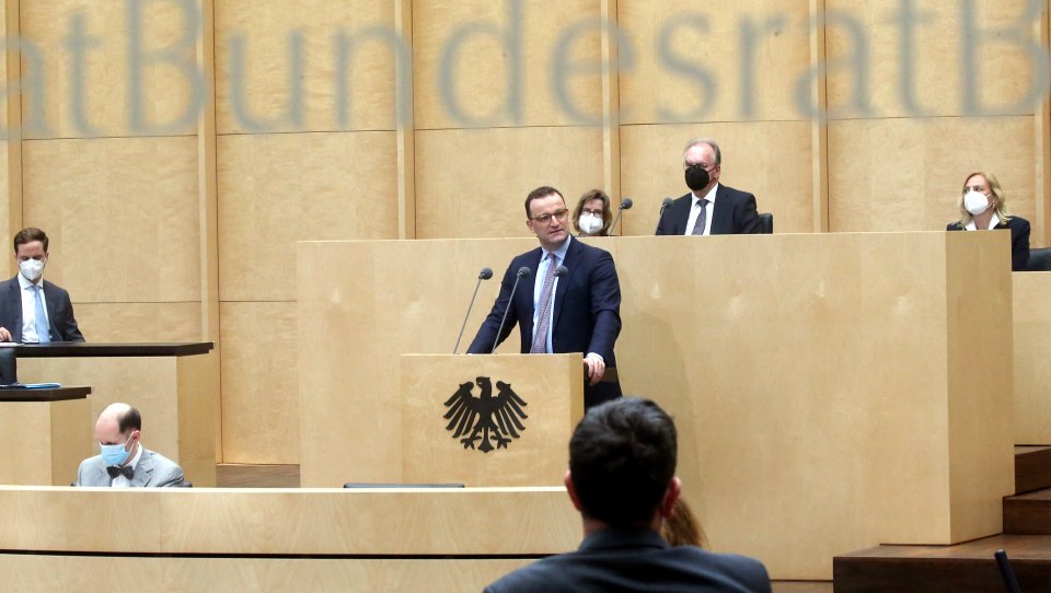 Bundesrat winkt Infektionsschutzgesetz durch, Steinmeier unterzeichnet