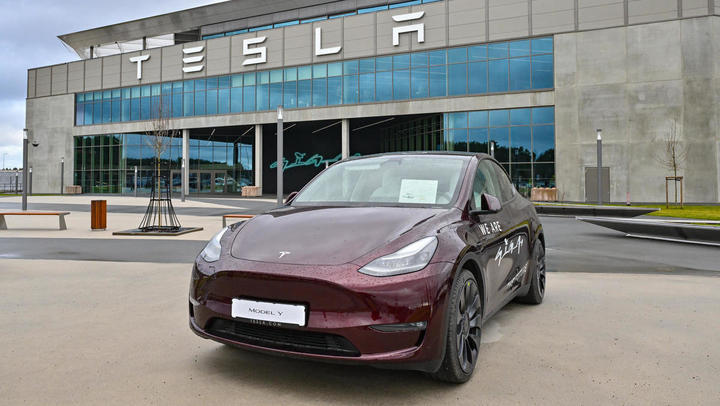 Marktflaute bei E-Autos: Tesla plant massiven Stellenabbau