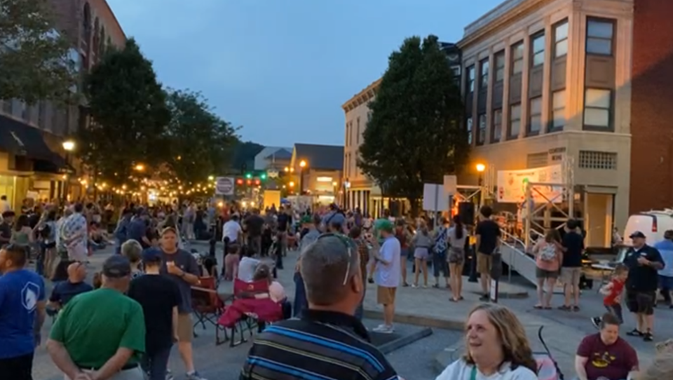 Trotz Corona: US-Stadt Huntington in West Virginia feiert fröhliches Volksfest