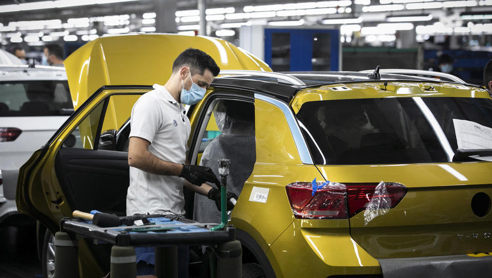 Absatz von Volkswagen bricht im Mai um ein Drittel ein
