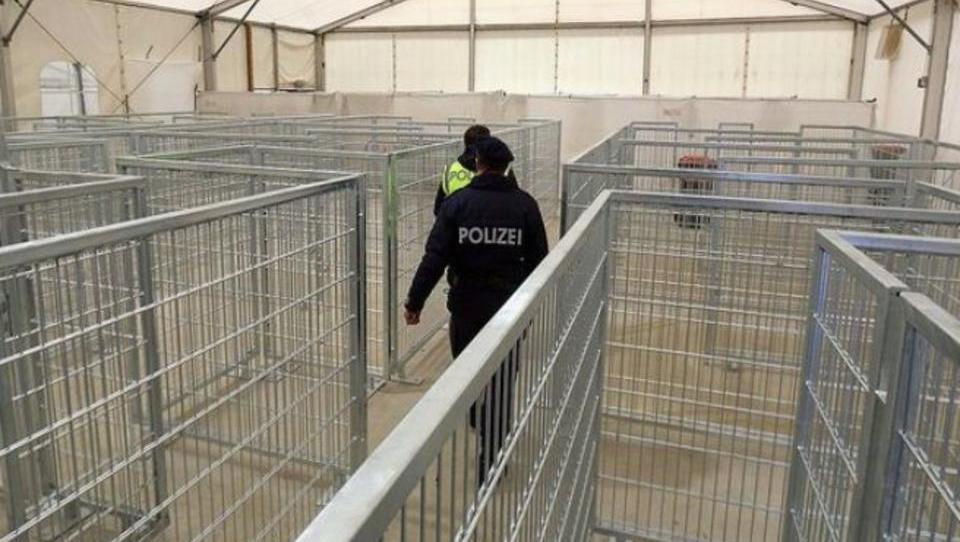 Obergrenze eingeführt: Plötzlich war kein Flüchtling mehr an der Grenze