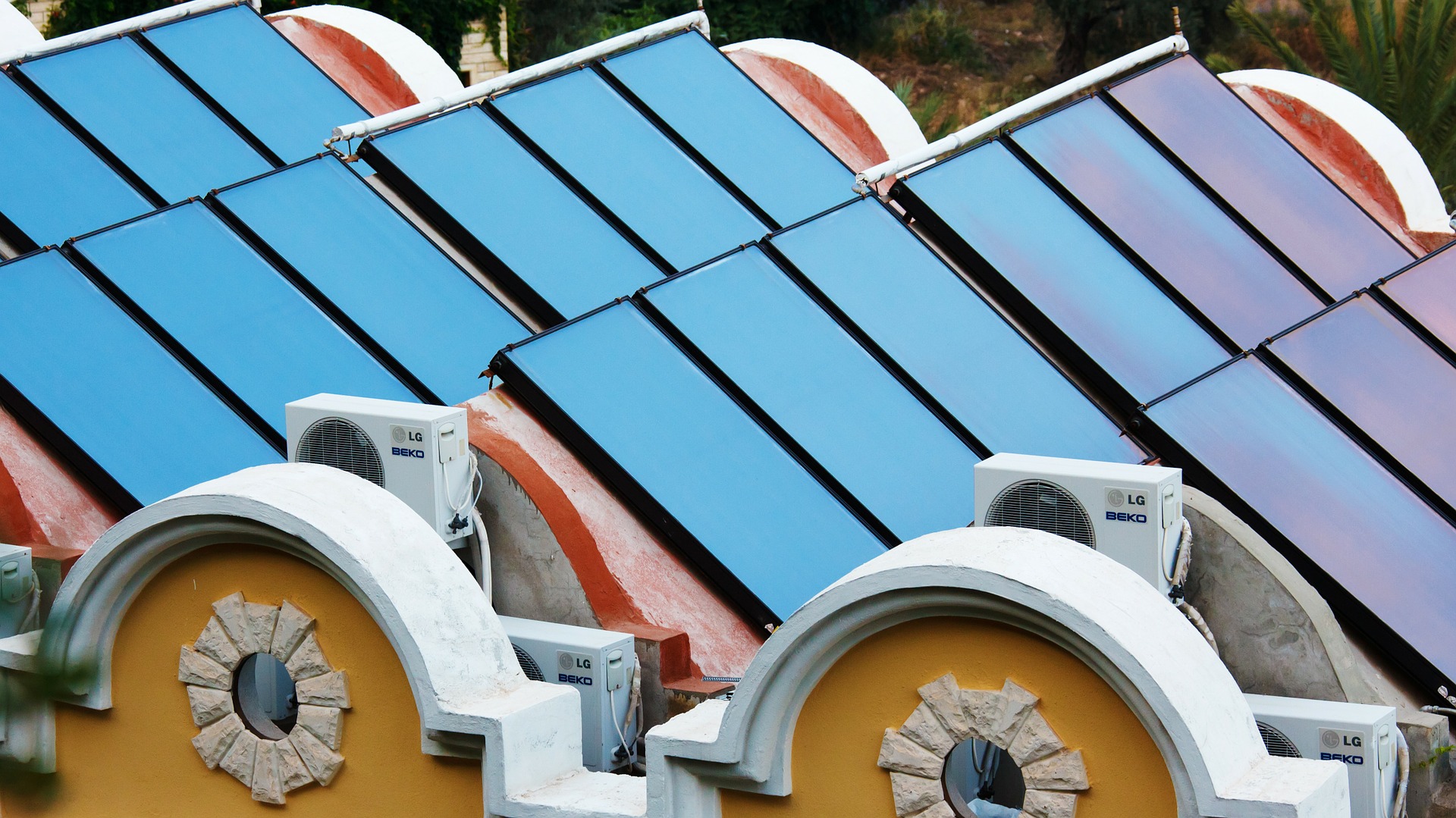 Entwurf unter Verschluss: Kommt bald eine Solarpflicht für Neubauten?