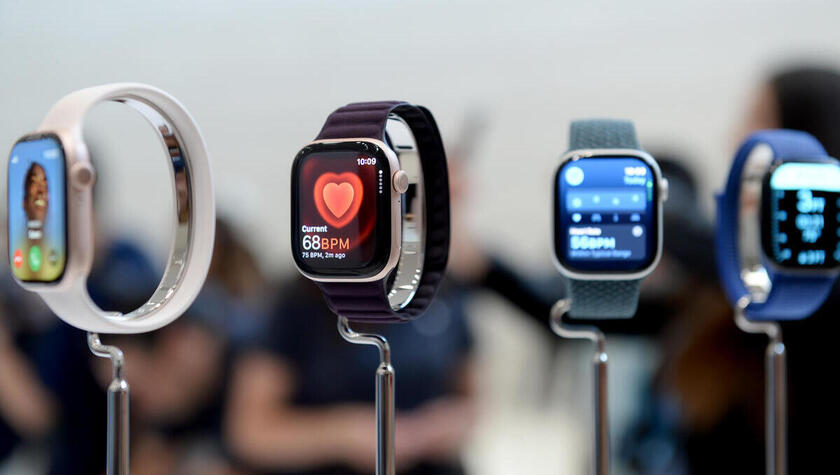Geräte des neuen Modells Apple Watch Series 10 sind nach der Vorstellung im Apple-Hauptquartier zu sehen. +++ dpa-Bildfunk +++