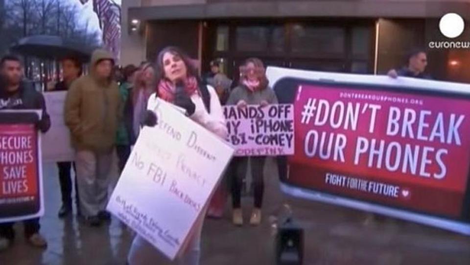 USA: Bürger protestieren gegen FBI-Zugriff auf iPhones