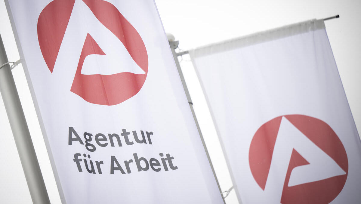 Arbeitslosenzahl sinkt leicht – Niveau bleibt hoch und über Drei-Millionen-Schwelle