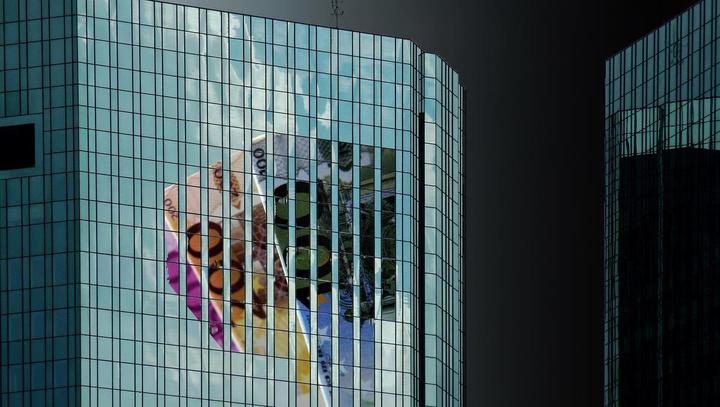 Deutsche Bank macht Milliardengewinn und will Stellen streichen
