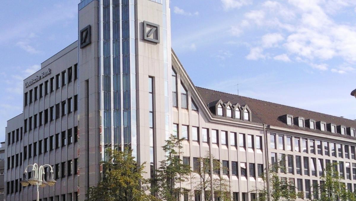 Deutsche-Bank-Aktionäre fordern steigende Gewinnausschüttung