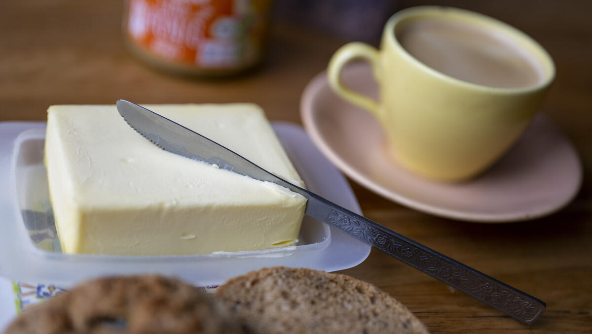 Butterpreis im Sturzflug: Milchbauern schlagen Alarm – 