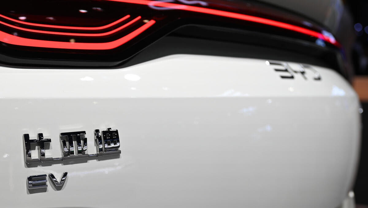 BYD-Aktie bricht ein: Gewinnserie beim chinesischen E-Autobauer reißt – Preiskrieg belastet den Marktführer