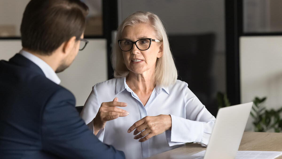 Herzklopfen vor dem Chefgespräch? Wie Sie Angst im Job überwinden – und Vorgesetzte Signale erkennen