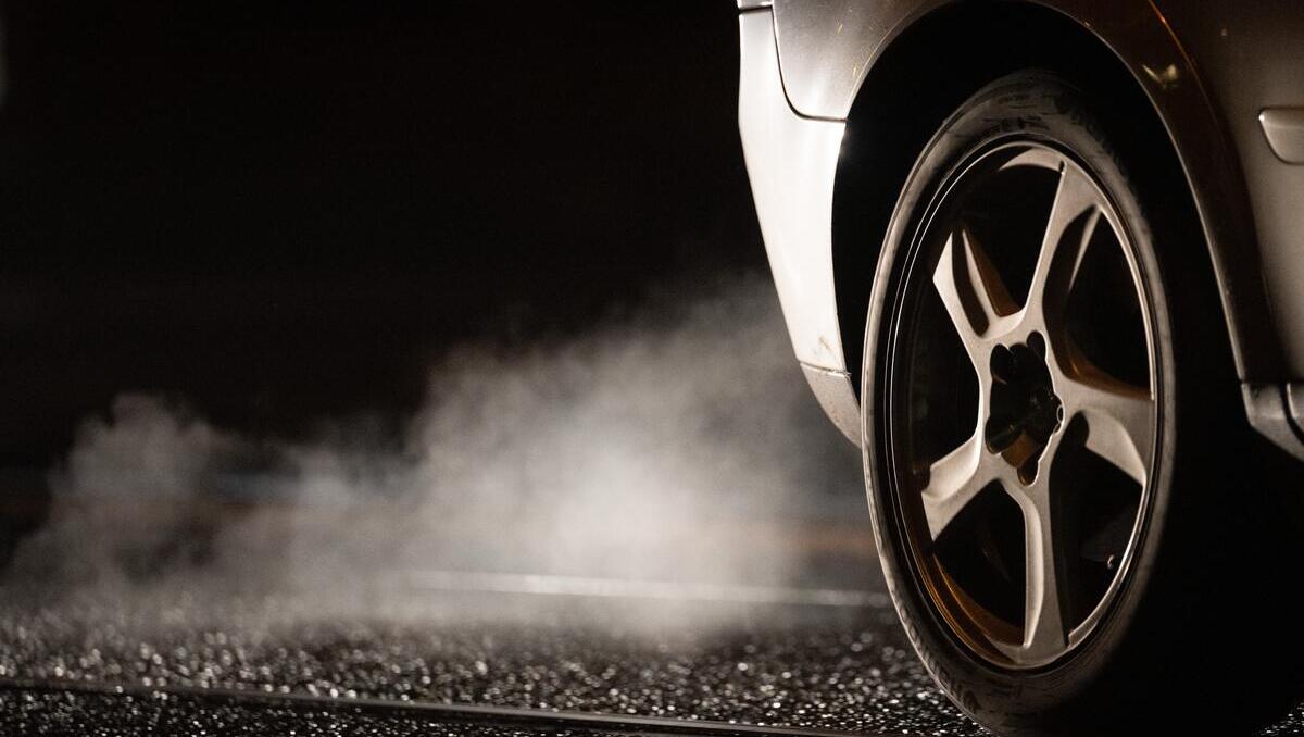 Wird Brüssel das Verbot konventioneller Motoren lockern und E-Auto-Quoten für Unternehmen einführen?