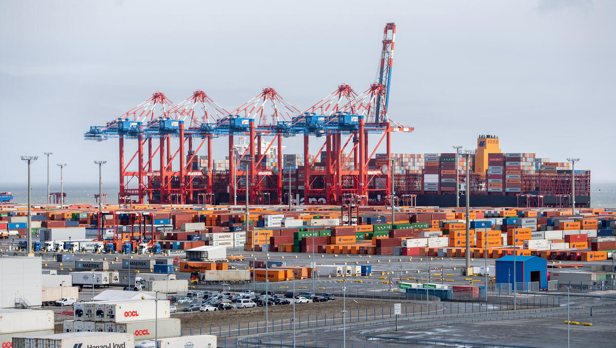 Deutsche Exporteure: Wachstum erwartet – doch Risiken für Exporte steigen