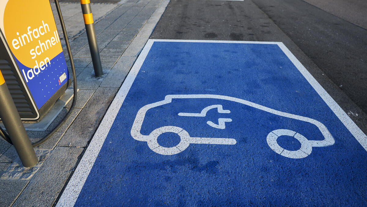 Neue E-Auto-Förderung 2026 startet: Was Autofahrer zur E-Auto-Prämie jetzt wissen müssen