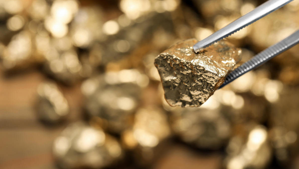 Goldpreis vor neuem Höhenflug: Zinshoffnungen, Charttechnik und geopolitische Spannungen treiben das Edelmetall