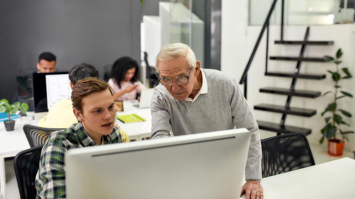 Fachkräftemangel durch demografischen Wandel: Lösungen für Unternehmen Fachkräftemangel durch demografischen Wandel: Lösungen für Unternehmen
