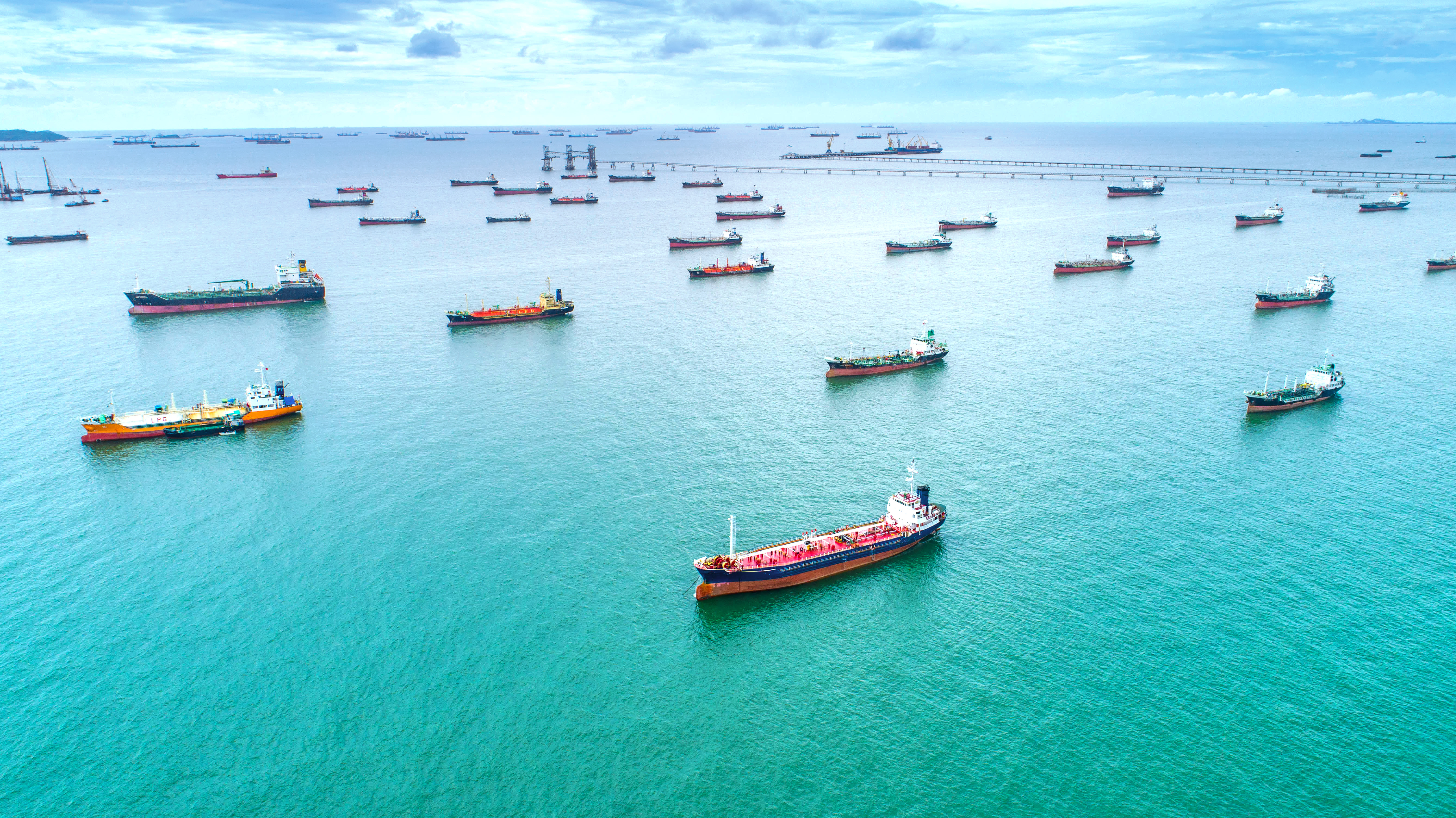 Westen verstärkt Kampf gegen illegale Öl-Transporte auf See 