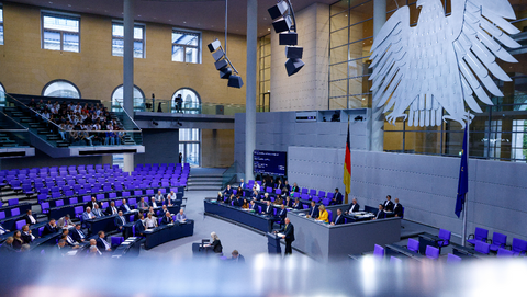 Bundeshaushalt 2026: Erste Debatte im Bundestag gestartet