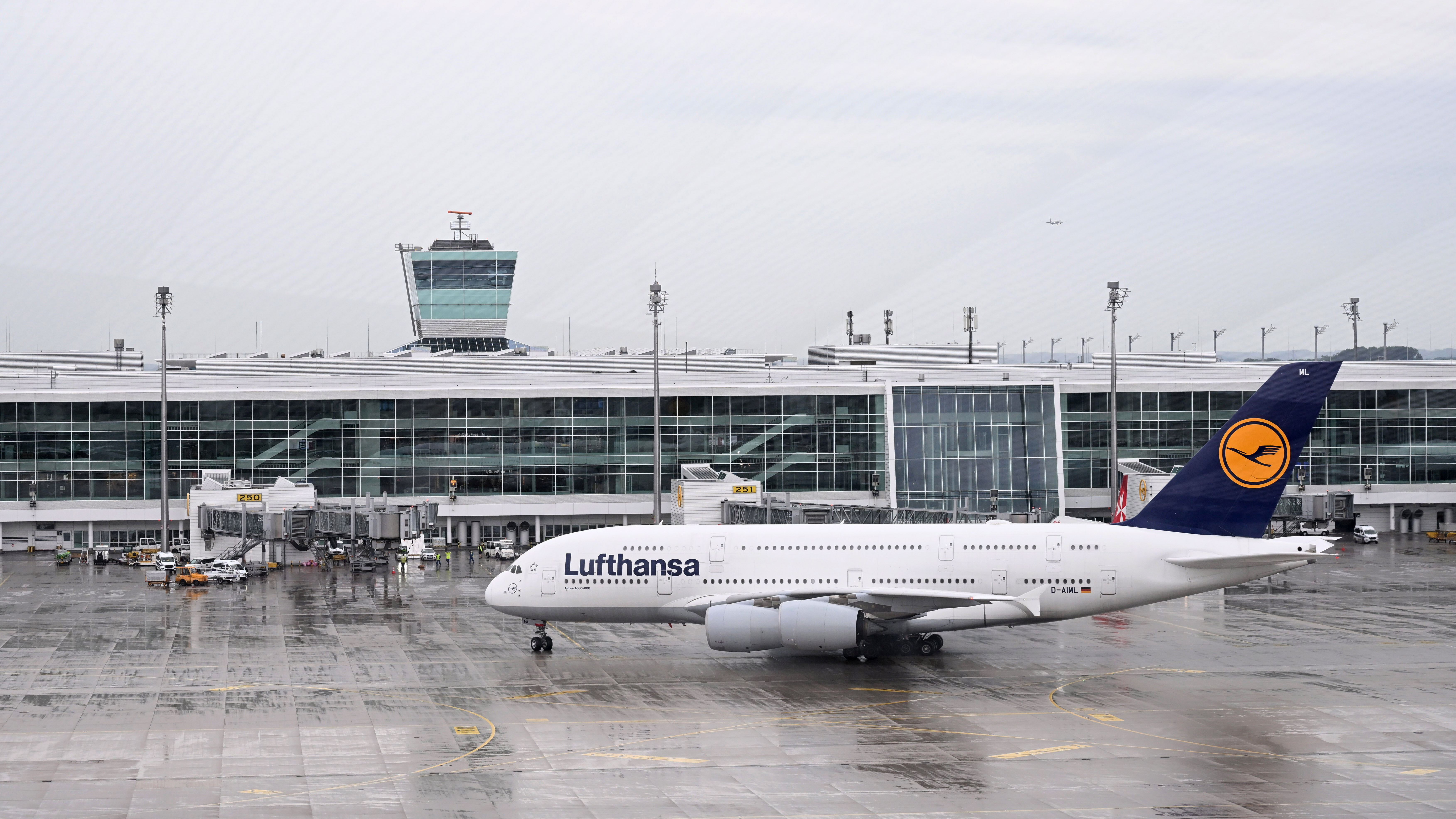 Lufthansa-Aktie reagiert positiv auf geplanten Lufthansa Stellenabbau – Streik droht